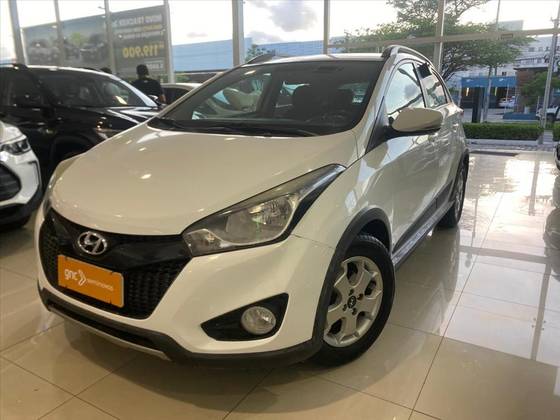 HYUNDAI HB20X 1.6 16V STYLE FLEX 4P AUTOMÁTICO